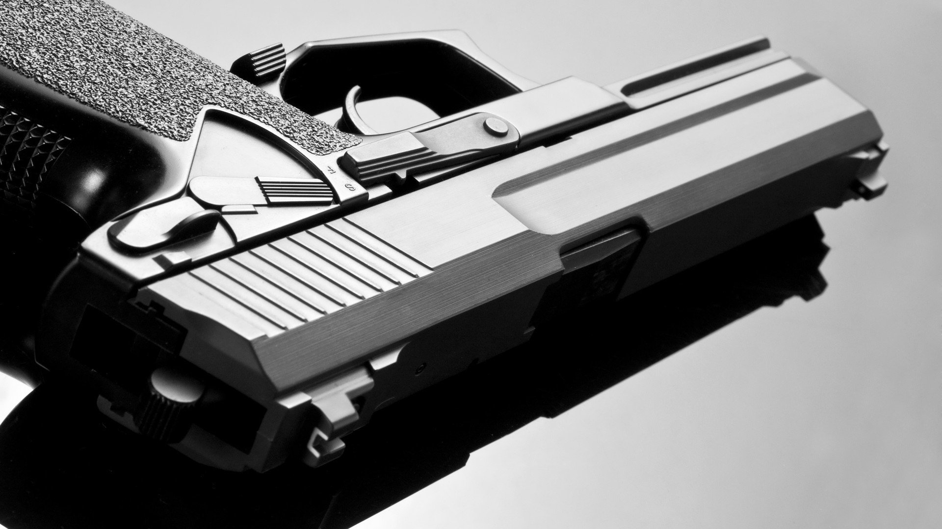 在一次关键比赛里,他用连续的抢断和抢篮板,带领球队取得“逆转”胜利!