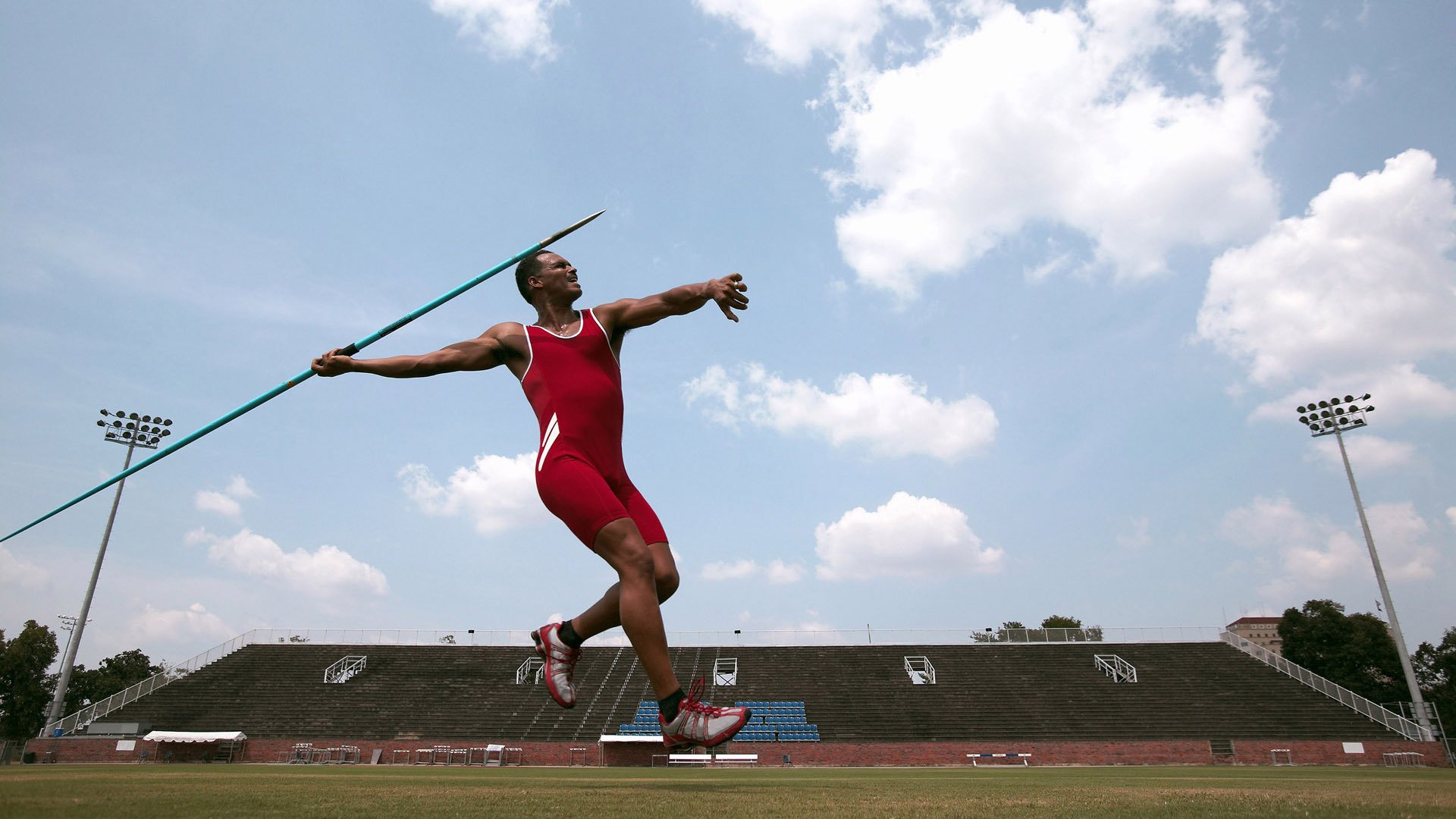 是否应设立青年教练执教表现激励政策,青年队教练