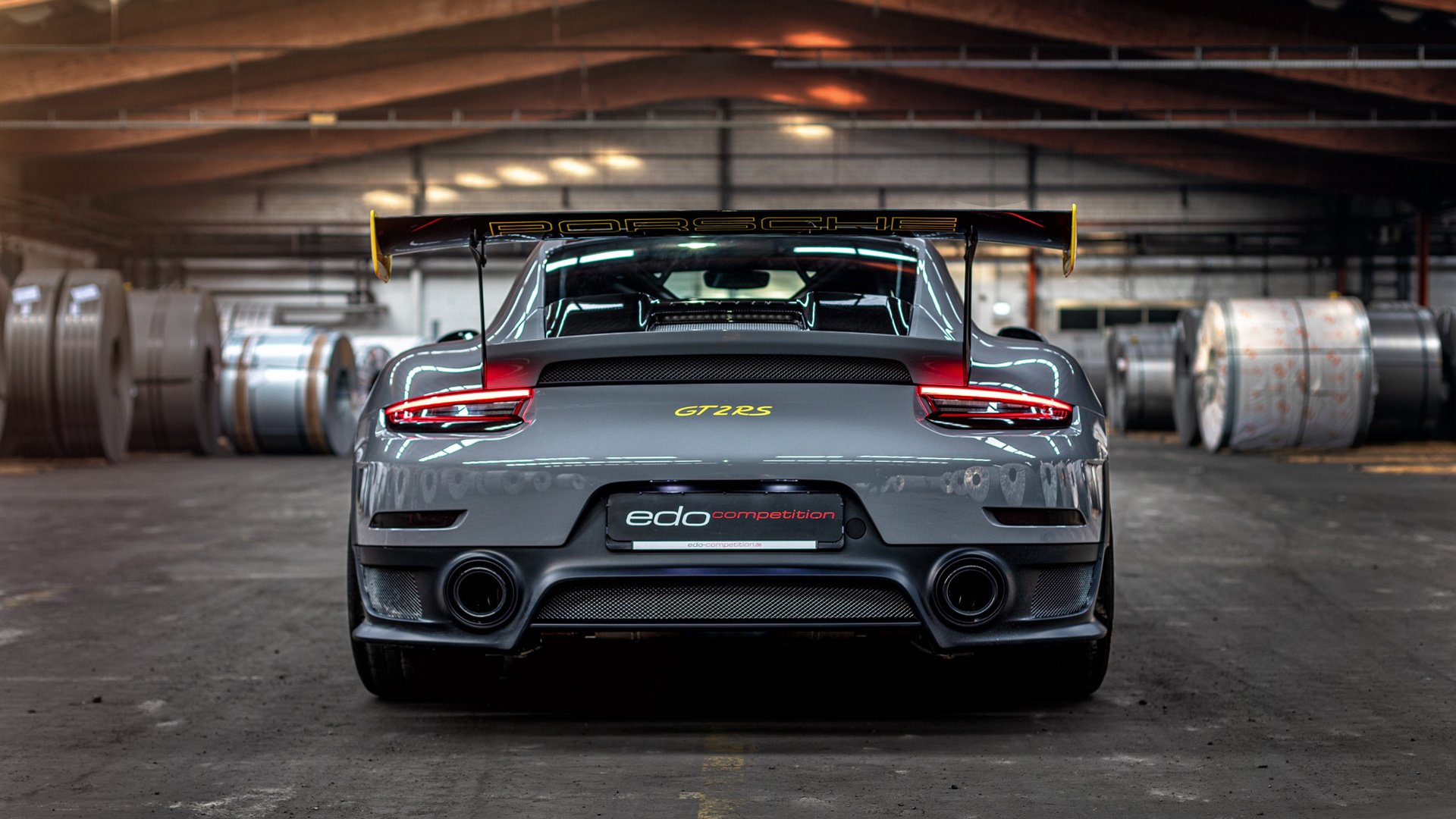 爱游戏下载-贝尔纳代斯基连续上演帽子戏法，成为焦点人物，贝尔纳代斯基帅气